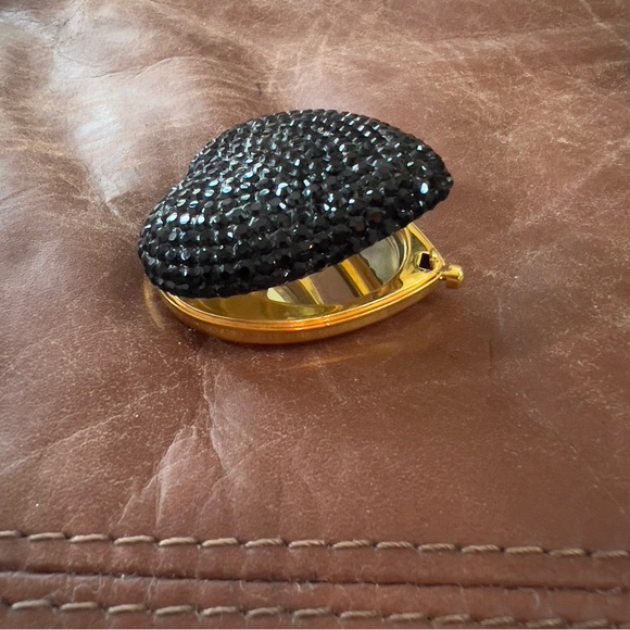 Vintage heart shaped crystal mirror - Picture 4 of 9